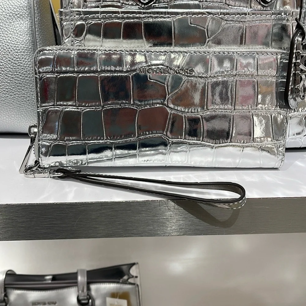 Michael Kors JtSet Travel Metallic Crocodile Embossed Leather Continental Wallet